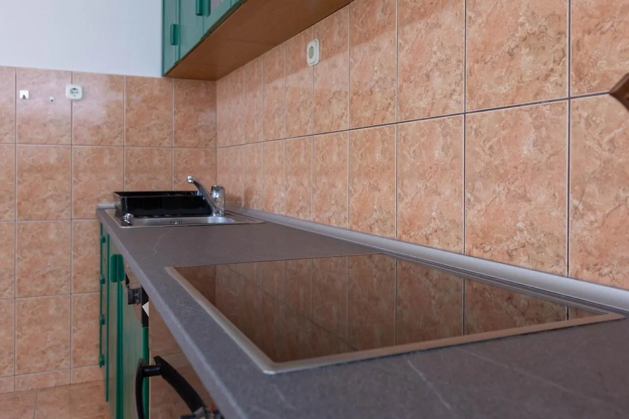 Vicia Faba Apartment Kastela