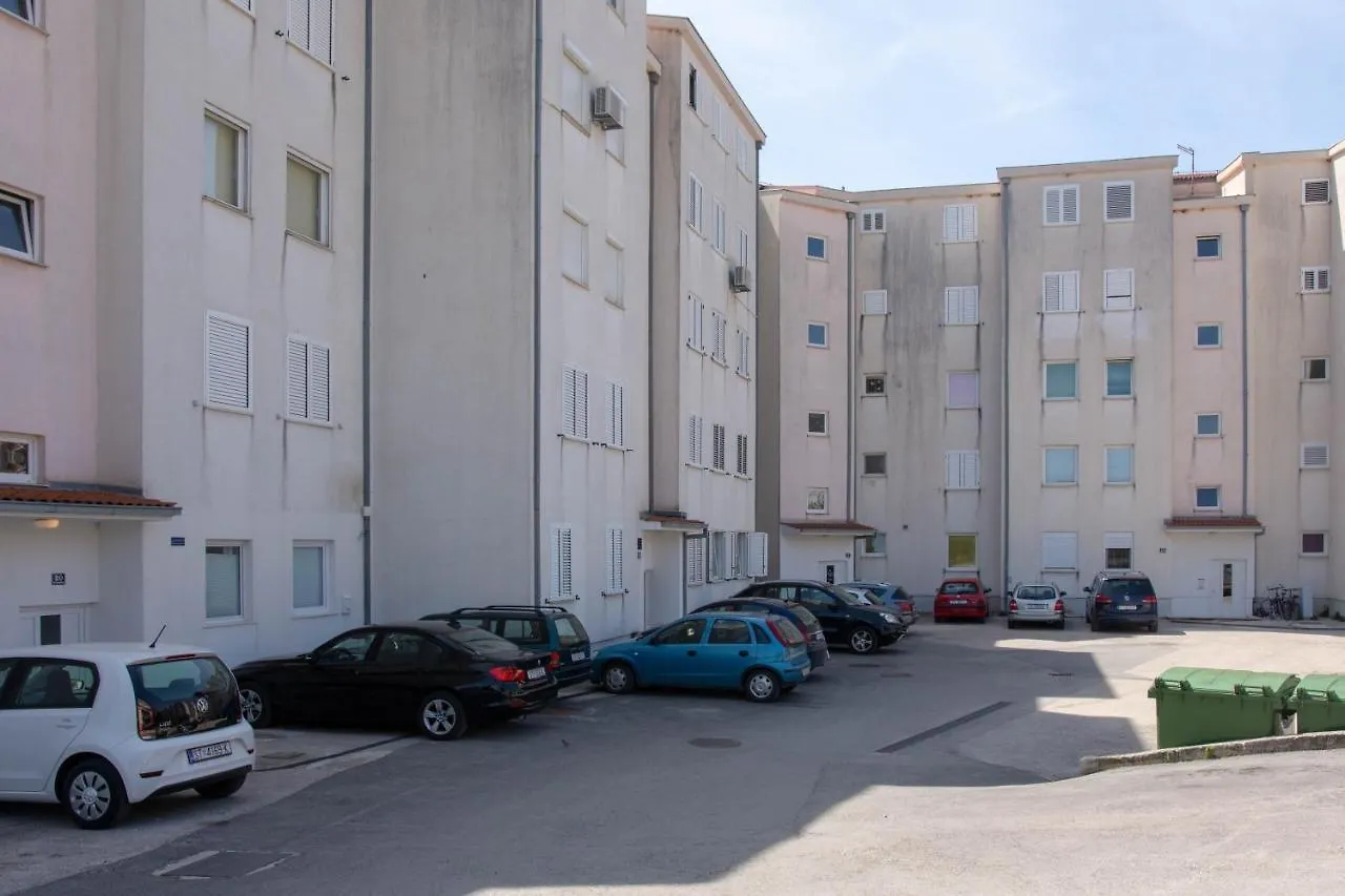 Vicia Faba Apartment Kastela 0*,