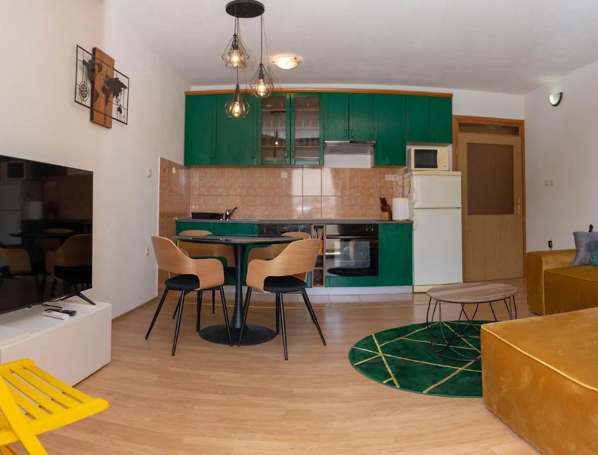Vicia Faba Apartment Kastela