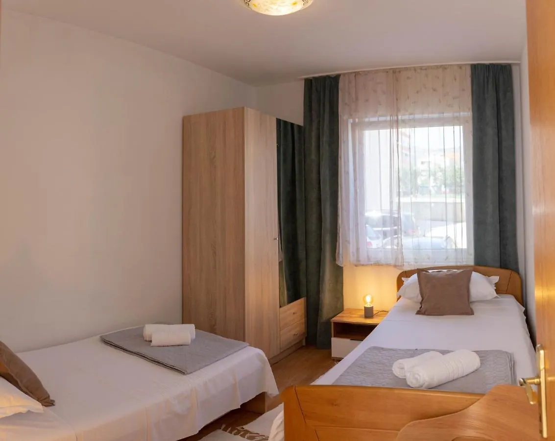 Vicia Faba Apartment Kastela 0*,