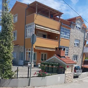 Apartament Radalj, Kaštela